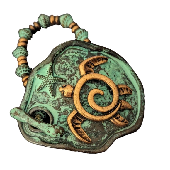 Sea Turtle Bracelet - metal patina look with gold resin sea turtle 🐢 - Picture 12 of 14
